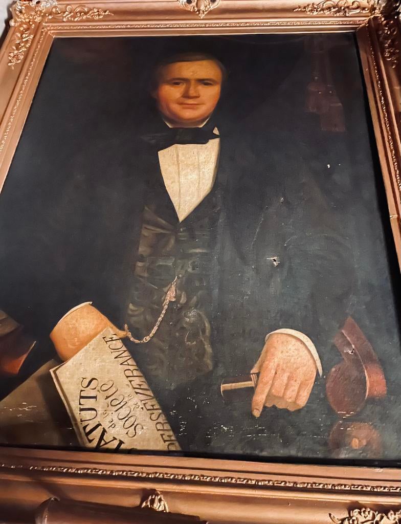 Zeer groot portret in originele kader met verlichting., Ophalen