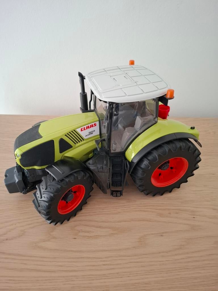 Bruder Claas Axion 950 tractor, Ophalen