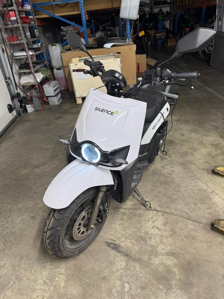 Delivery scooter Silence, Fietsen en Brommers, Ophalen, Zo goed als nieuw