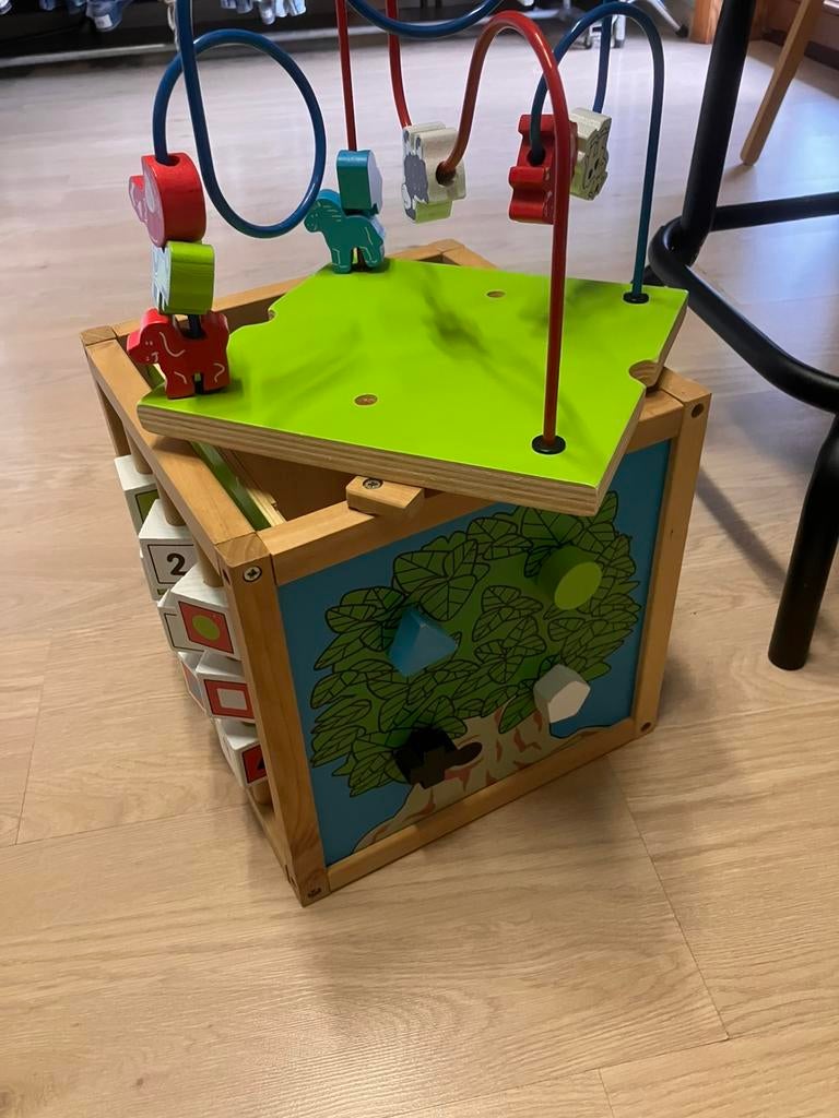 Cube de jeux d’éveil en bois plus chaise IKEA de bébé, Enfants & Bébés, Enlèvement, Comme neuf