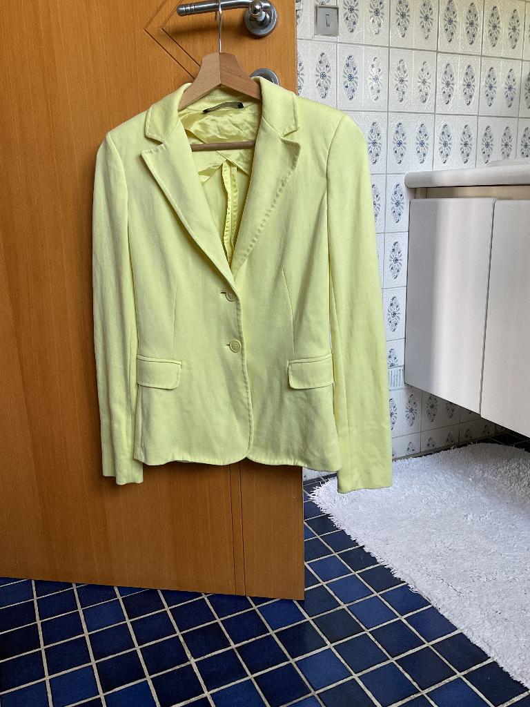 Blazer MaxMara geel maat S, Kleding | Dames, Geel, Max Mara, Ophalen of Verzenden, Zo goed als nieuw