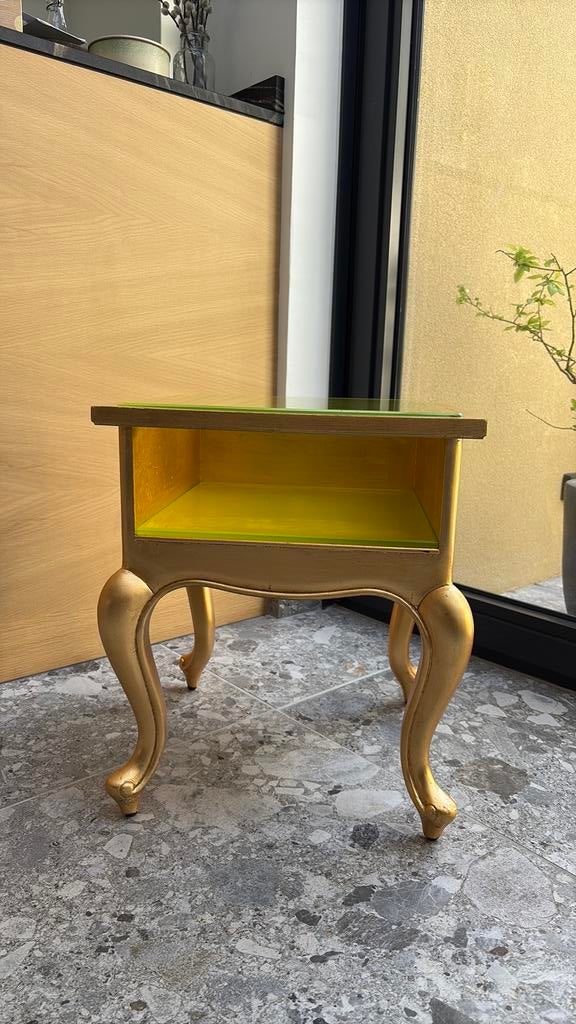 Petite table d'appoint / table de chevet en bois, Moins de 55 cm, Moins de 45 cm, Enlèvement, Utilisé