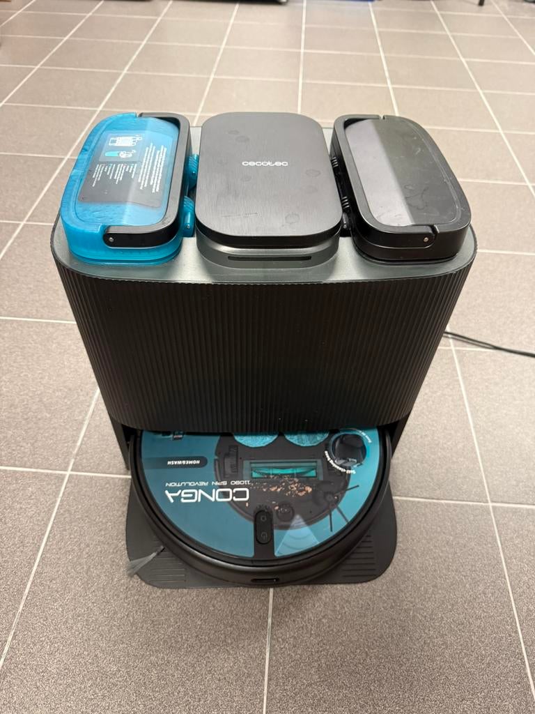 Conga robot stofzuiger en dweiler, Elektronische apparatuur, Stofzuigers, Ophalen, Zo goed als nieuw, Stofzuiger