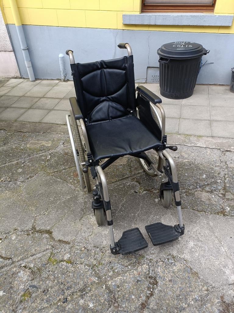 Chaise roulante pliable et démontableVERMEIREN V300larg.40cm, Ophalen