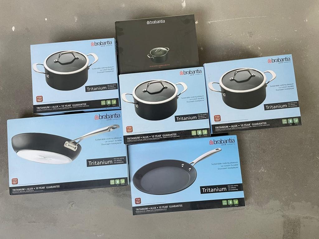 Brabantia Tritanium potten en pannen set, Maison & Meubles, Cuisine | Casseroles & Poêles, Neuf, Ensemble de casseroles, Enlèvement