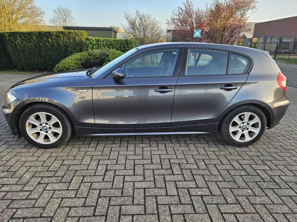 BMW 116 Essence. 141000 km. euro 4, Autos, BMW, Achat, 1280 kg, 4 portes, Entreprise