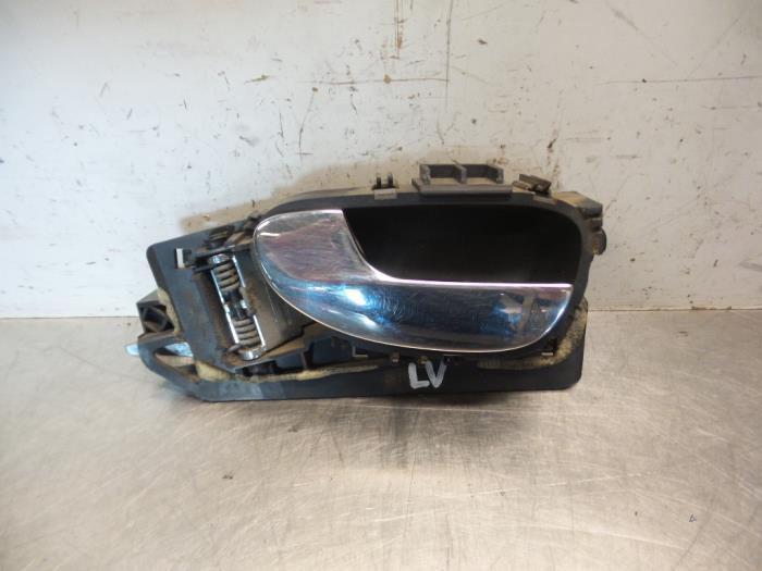 Poignée portière 4portes avant gauche d'un Peugeot 307, -, Utilisé, -, Peugeot