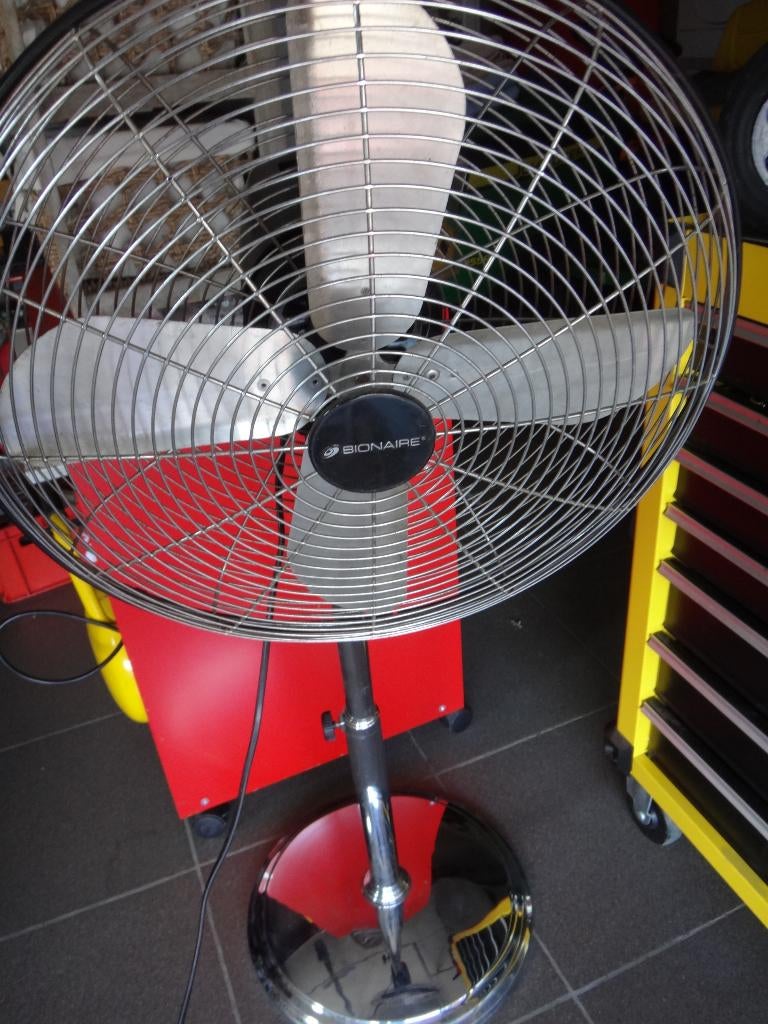 Roterende ventilator in chroom op verstelbare standaard, Ophalen, Gebruikt, Torenventilator