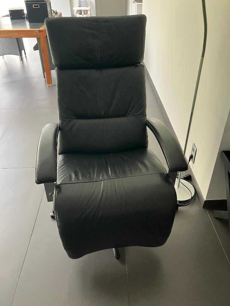 zwarte eleltrische relaxzetel, Huis en Inrichting, Ophalen, Gebruikt, Leer, Modern