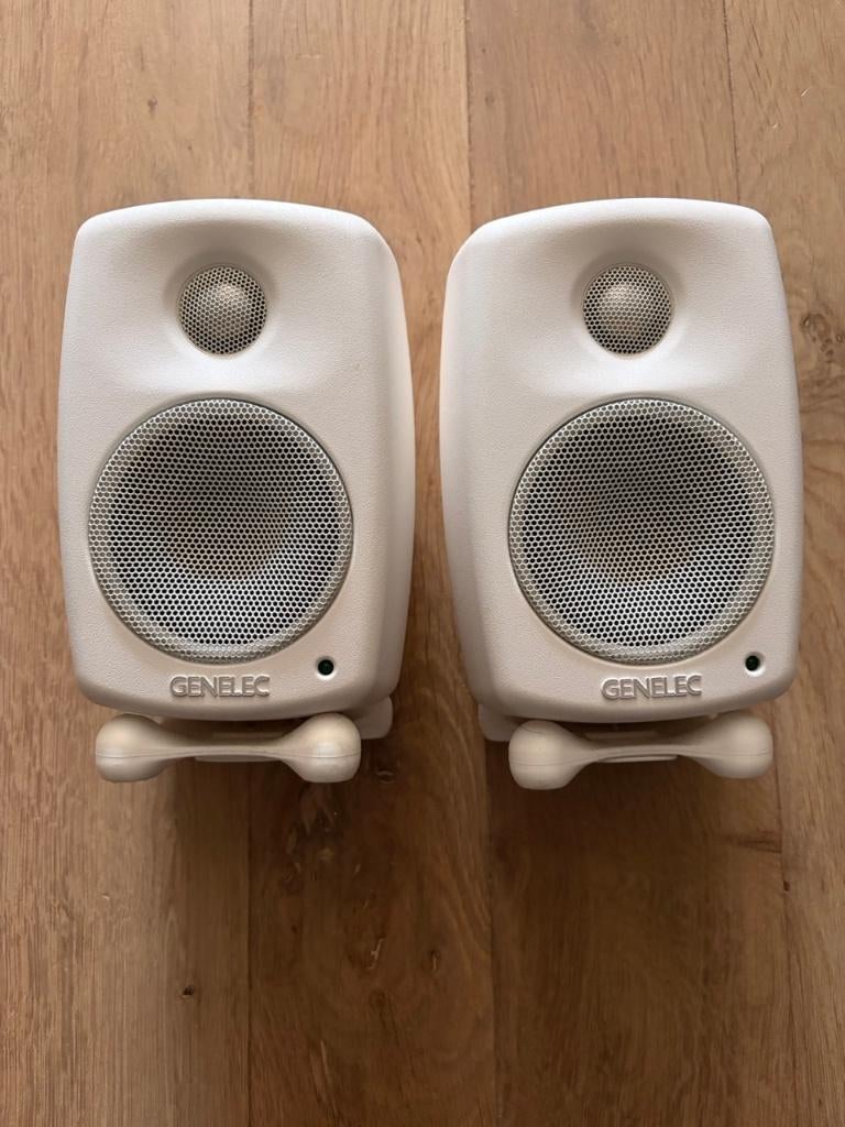Genelec 8010A Wit, TV, Hi-fi & Vidéo, Enceintes, Enlèvement, Comme neuf, Haut-parleurs Frontaux, Arrière ou Stéréo, Autres marques