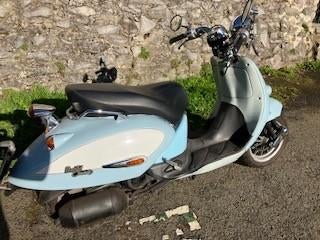 Aprilia Mojito 125, Motos, Motos | Aprilia, Entreprise, Scooter, jusqu'à 11 kW, 1 cylindre, Permis Moto A1 minimum, Automatique