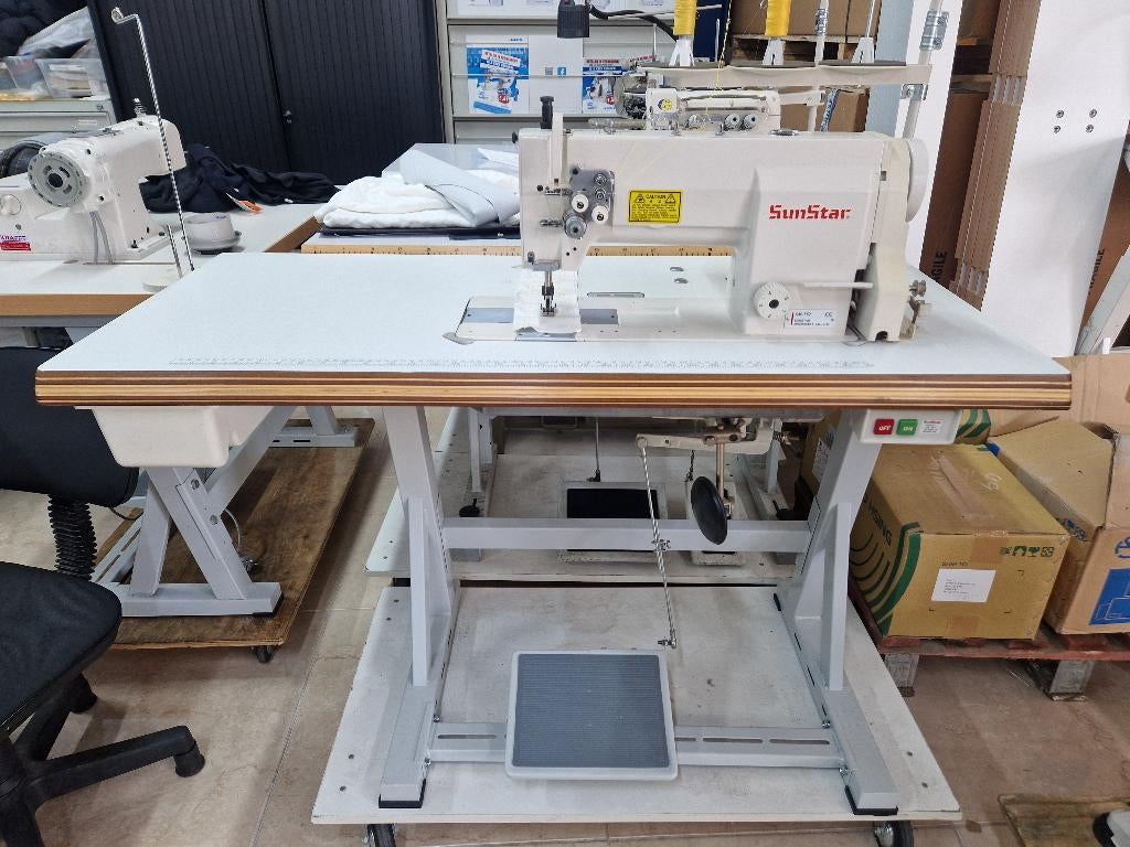 Sunstar KM-757 gebruikt 2 naald machine 2, Hobby & Loisirs créatifs, Machines à coudre & Accessoires, Autres marques, Machine à coudre