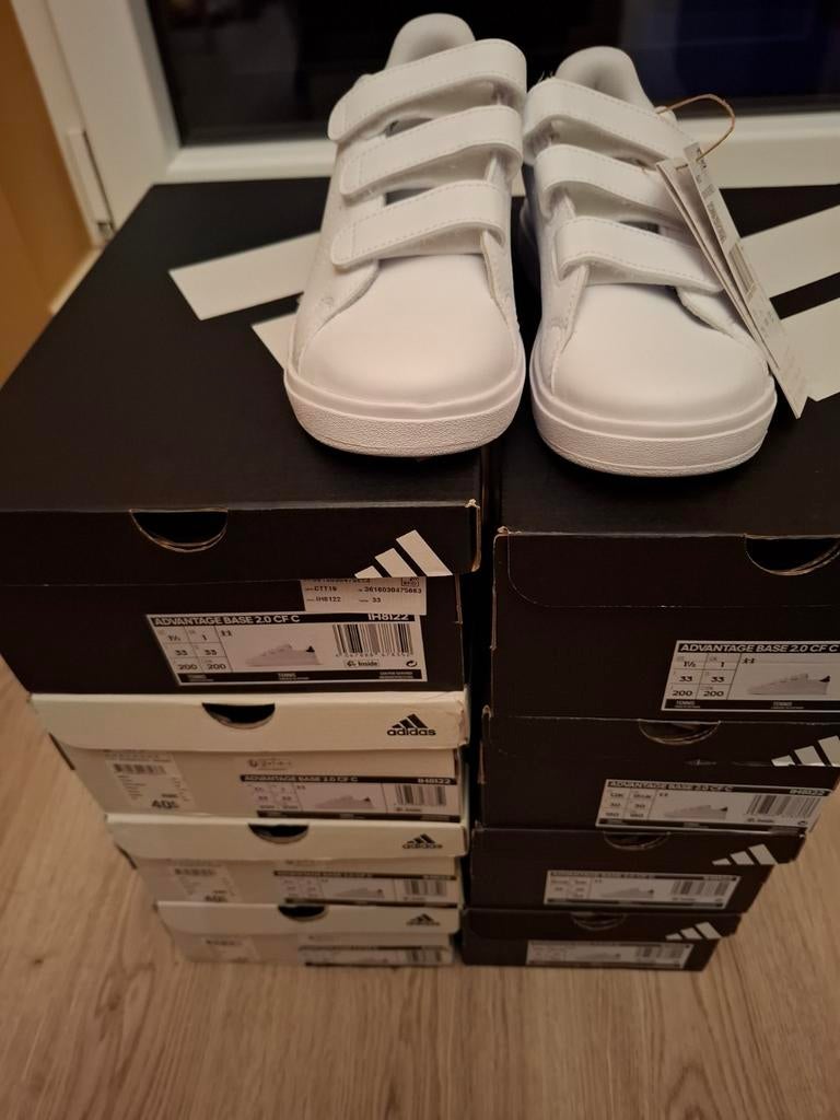 Lot 7 Adidas baskets/ Tailles: 28 à 34/ Valeur: €280 le lot, Enlèvement, Neuf, Adidas, Garçon ou Fille