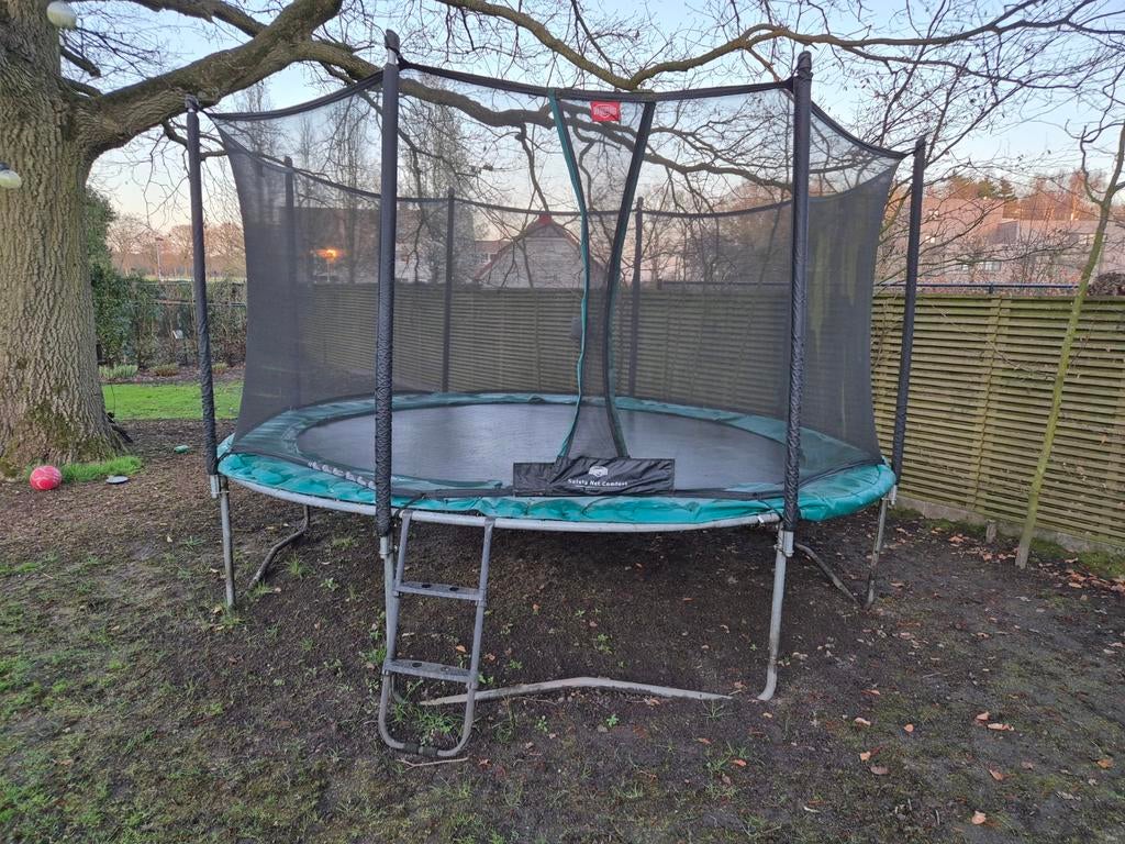 Grote trampoline Berg (440cm), voor nog veel springplezier., Kinderen en Baby's, Speelgoed | Buiten | Trampolines, Ophalen, Gebruikt