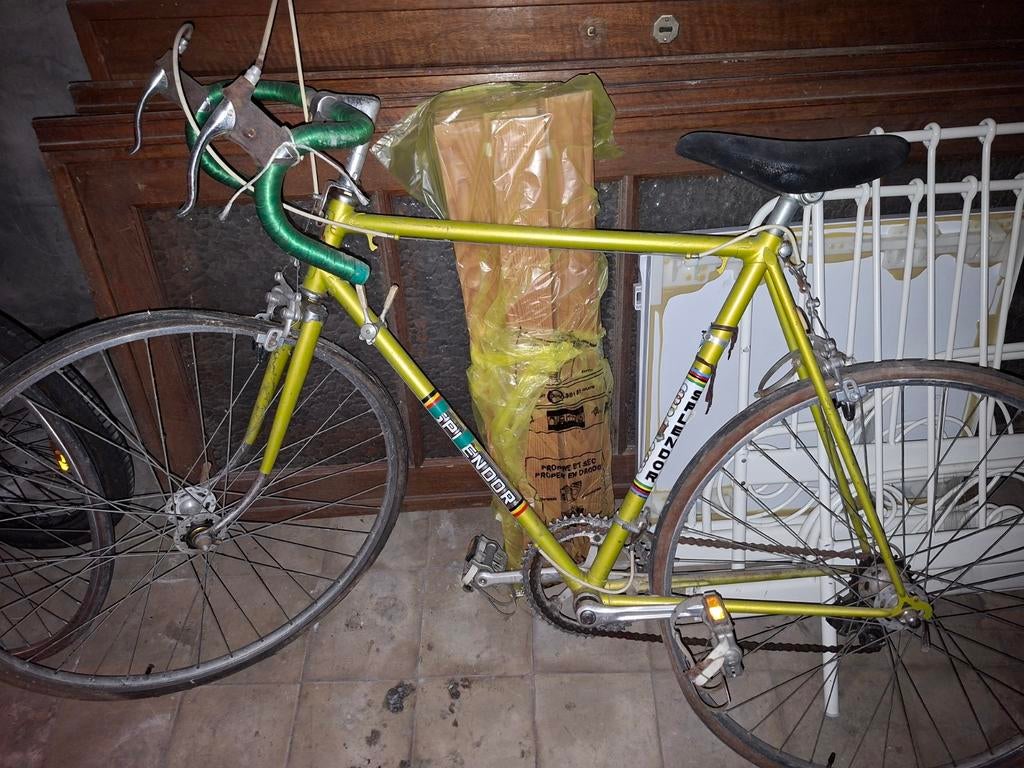 Velo vintage Splendor avec une roue en plus, Ophalen