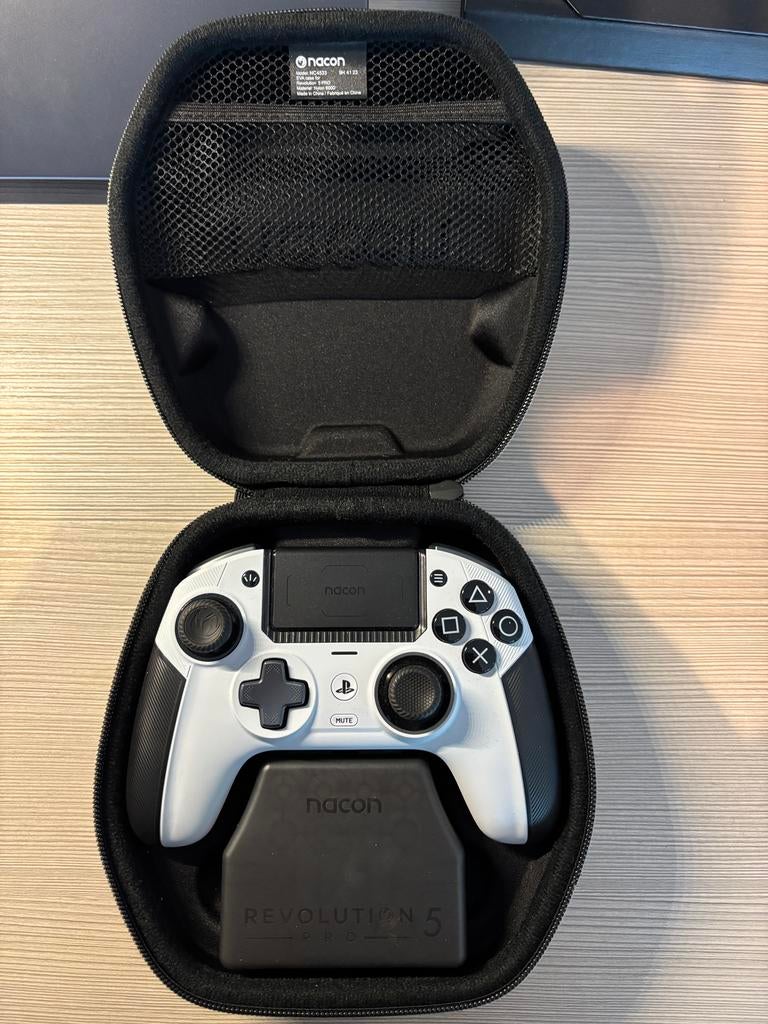 Nacon Revolution 5 Pro, Enlèvement, Comme neuf, Contrôleur
