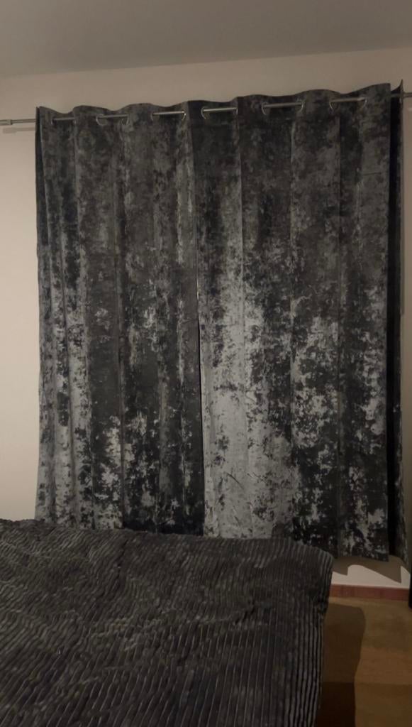 2 fluwelen gordijnen, Ophalen, Zo goed als nieuw