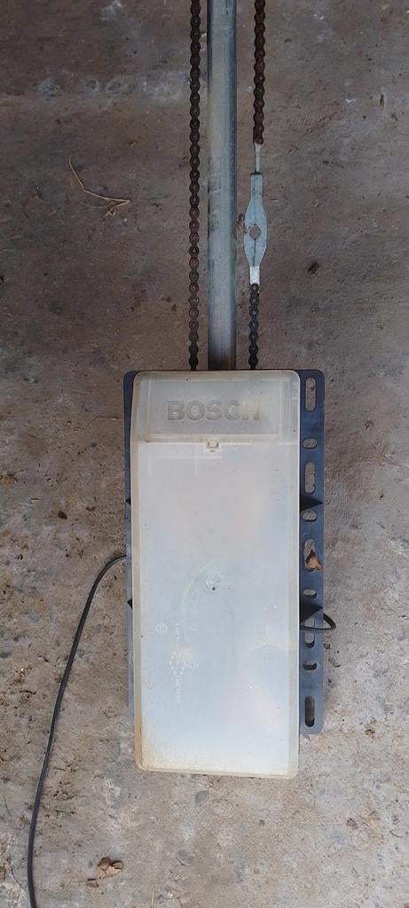 Garagepoort automatisatie Bosch met 1 zender