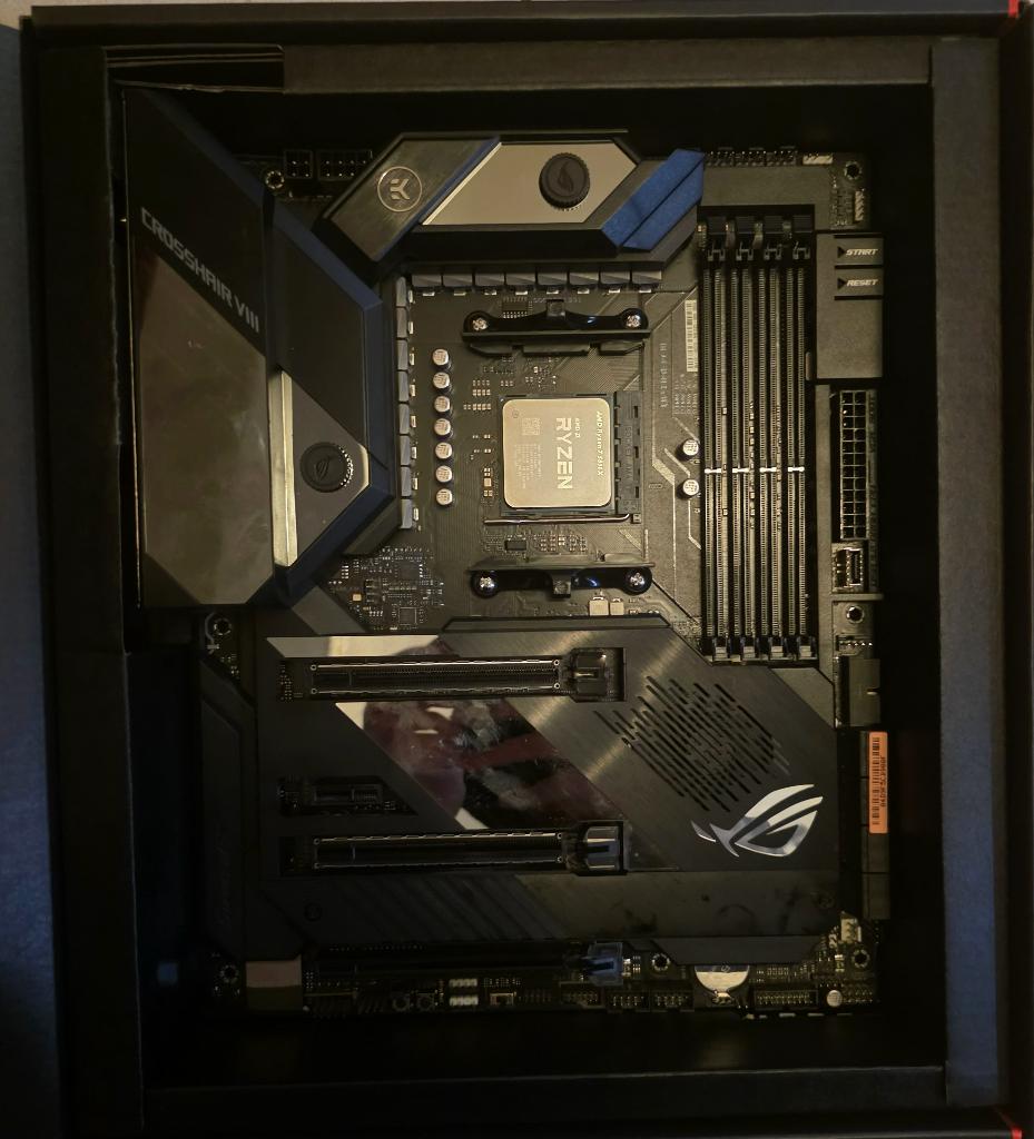 Asus rog crosshair VIII + AMD Ryzen 7 5800X AM4 + 64GB RAM, Computers en Software, Gebruikt, DDR4, Ophalen of Verzenden, Socket AM4