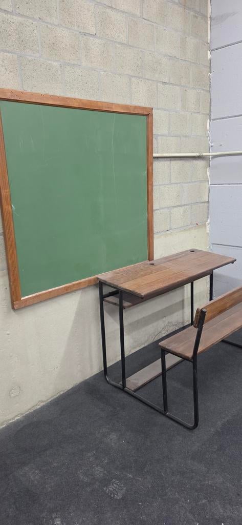 Schoolbord + bankje, Ophalen, Zo goed als nieuw, Krijtbord