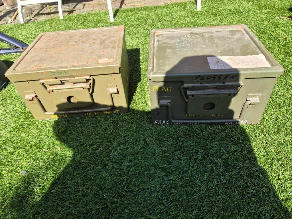 2 Leger kisten, Ophalen