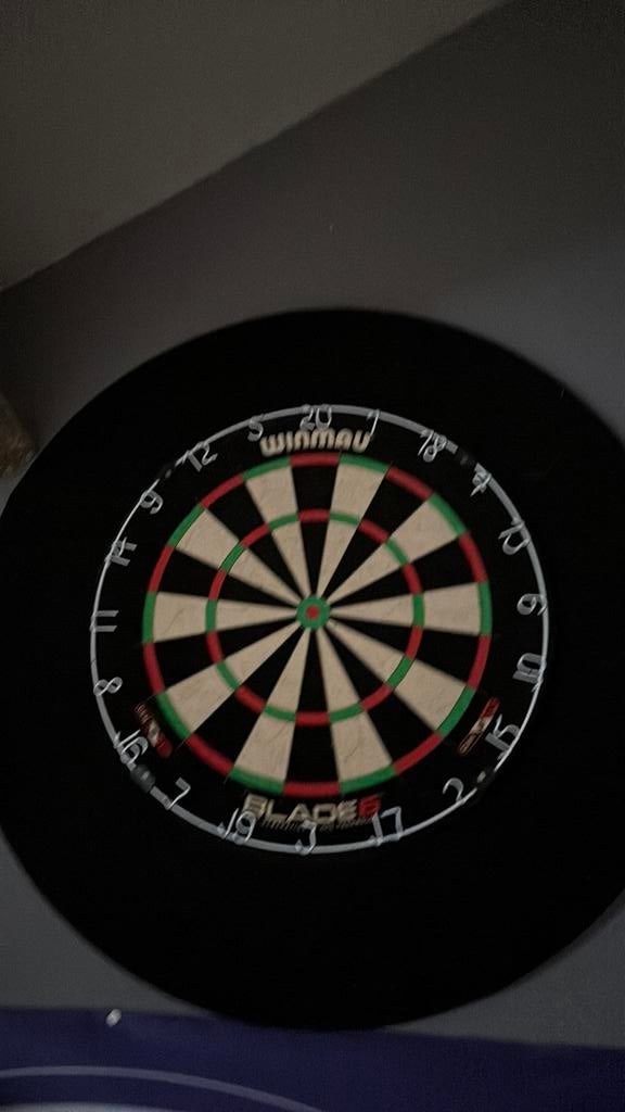 Winmau blade 6 met surround, Sport en Fitness, Darts, Ophalen of Verzenden