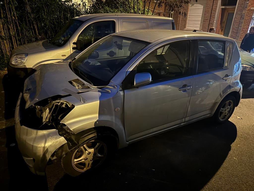 Auto van het ongeval, Auto's, Daihatsu, Stof, Zwart, Alarm, Sirion