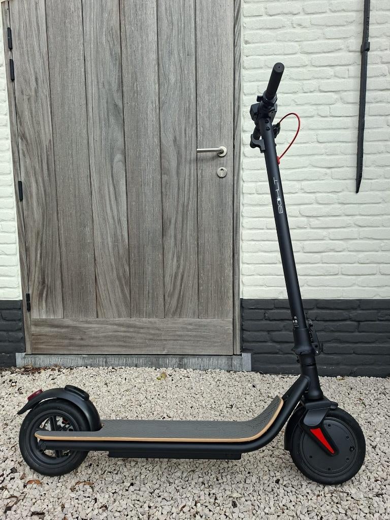 BOHLT E-KICK 9 Pro Elektrische step (12km op teller), Fietsen en Brommers, Steps, Ophalen, Zo goed als nieuw, Elektrische step (E-scooter)