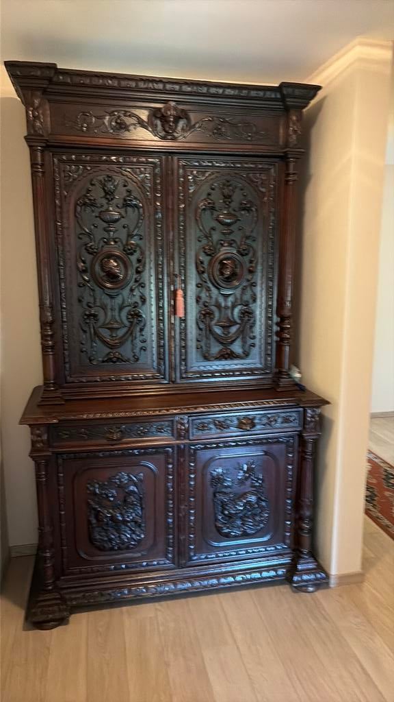 Echt antieke kast, Ophalen