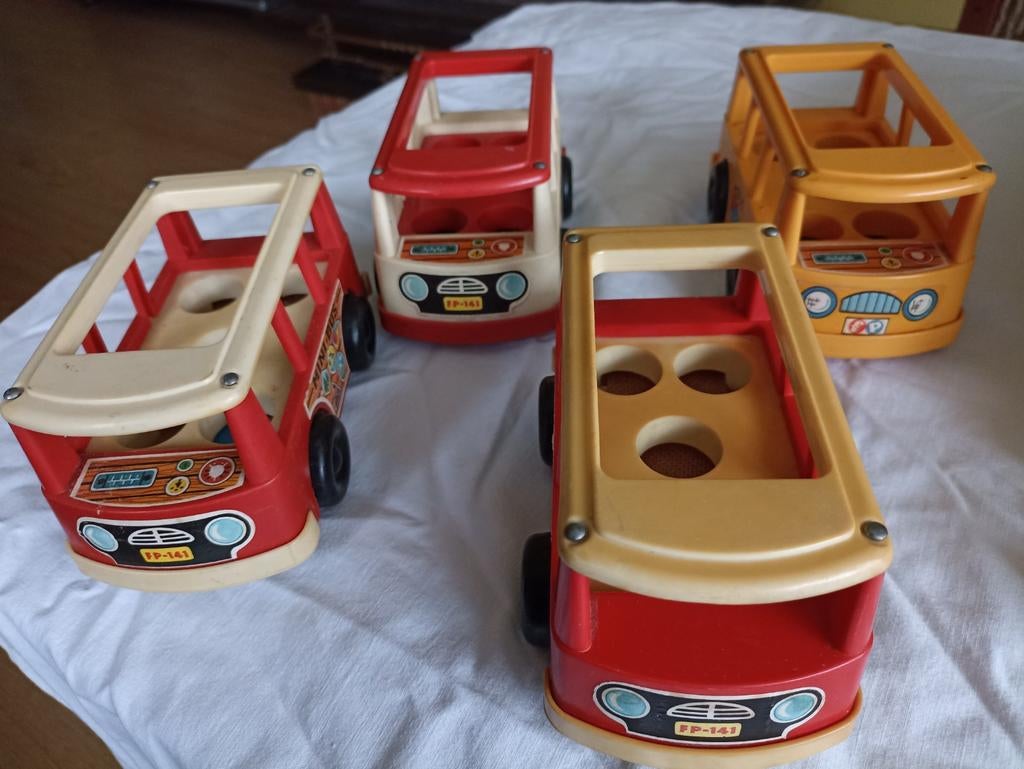 Petits véhicules Fisher Price avec quelques personnages, Enlèvement ou Envoi, Comme neuf