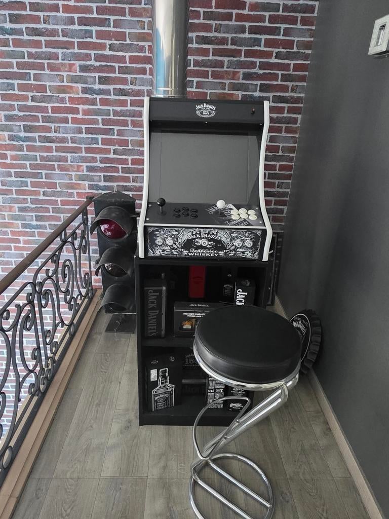 Console d'arcade jack Daniels comme neuve, Consoles de jeu & Jeux vidéo, Consoles de jeu | Autre, Enlèvement, Comme neuf