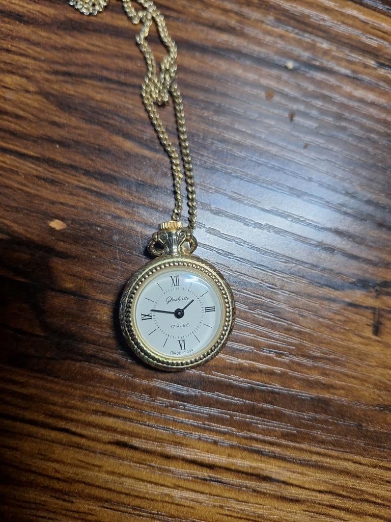 Montre collier pour femme vintage de la marque glashutte 17, Enlèvement