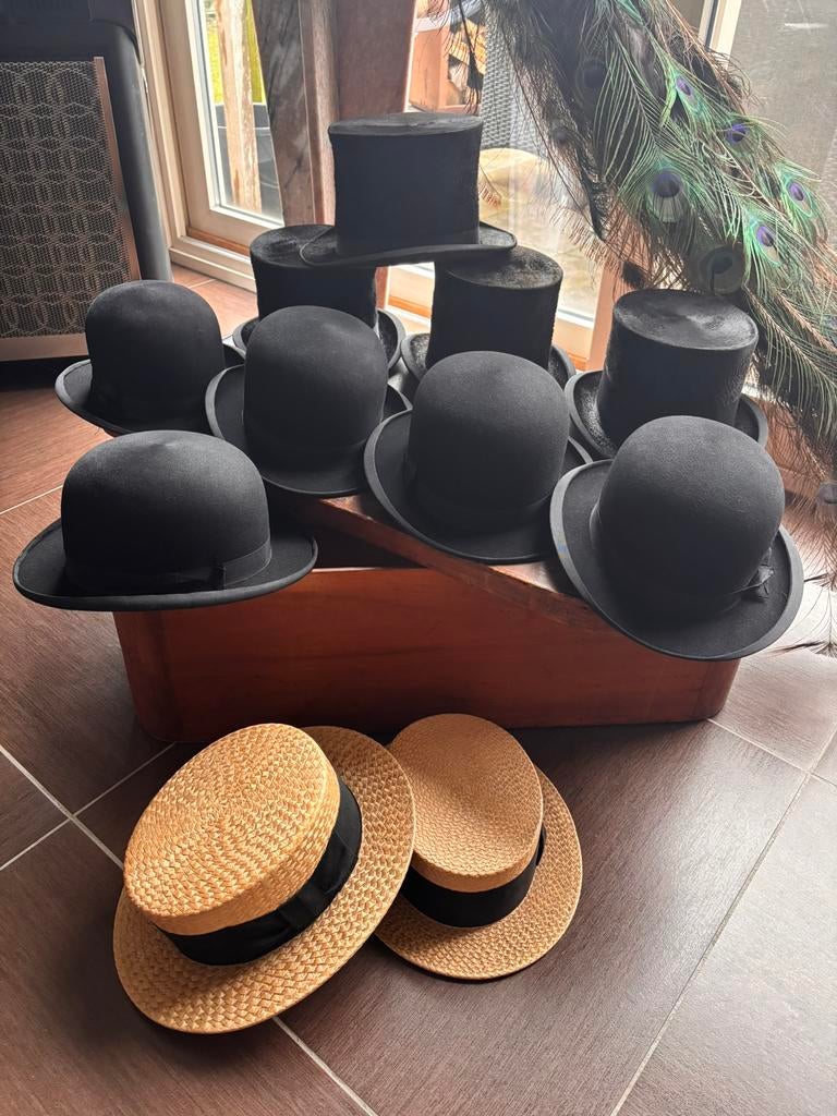 Lot de 11 chapeaux anciens, Enlèvement