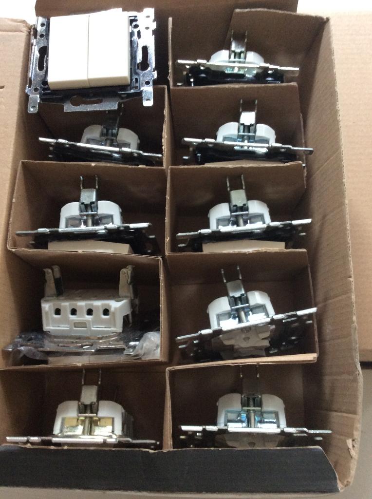 Niko Original dubbele drukknop, Doe-het-zelf en Bouw, Ophalen of Verzenden, Nieuw, Stopcontact