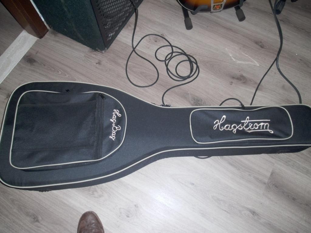 Hagstrom "Hag bag", Ophalen, Zo goed als nieuw, Elektrische basgitaar
