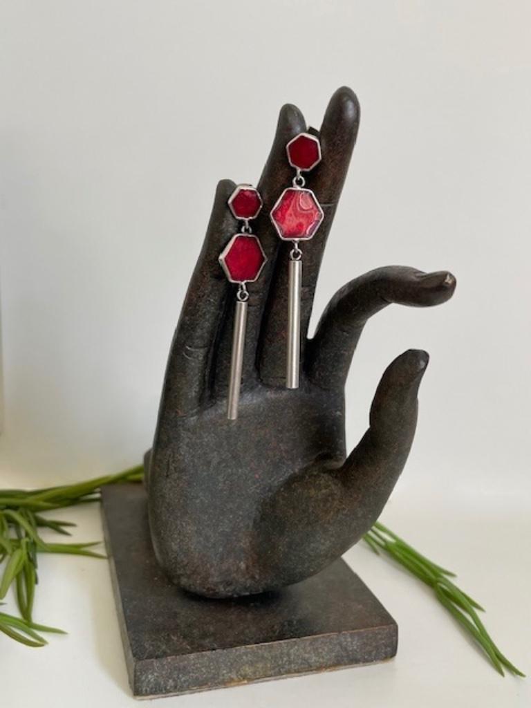 Isabel Marant - Hexagon oorbellen - framboos / zilver, Handtassen en Accessoires, Oorbellen, Zo goed als nieuw, Hangers, Overige materialen