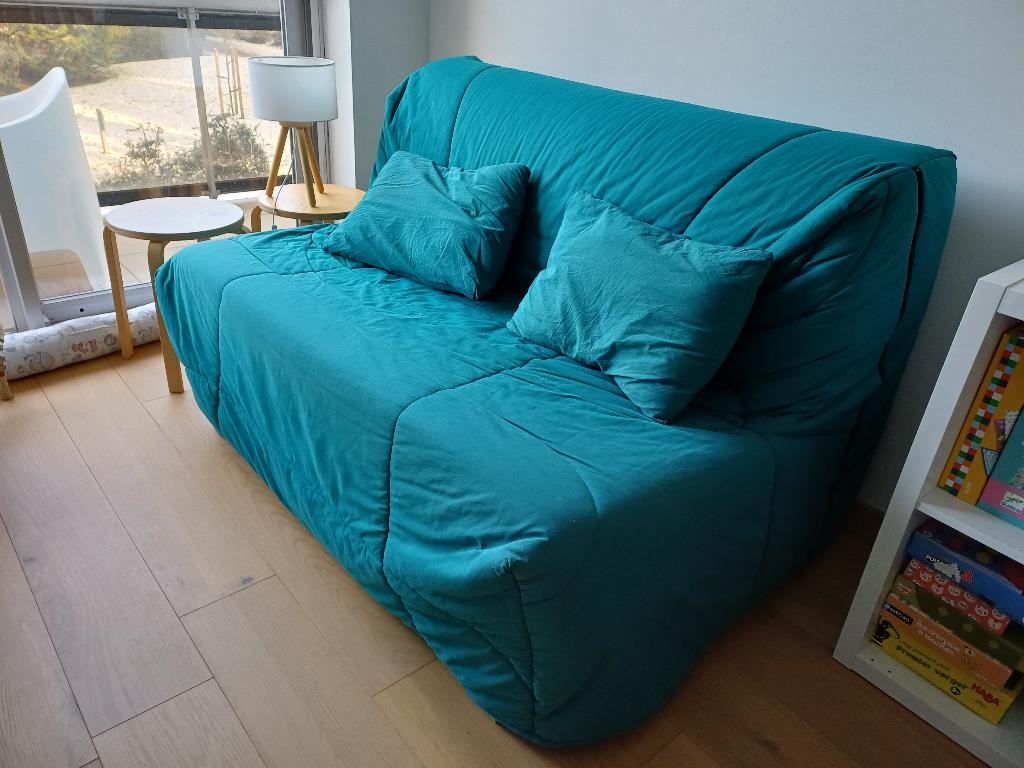 Confortable canapé-lit très pratique et en très bon état, Maison & Meubles, Enlèvement, 190 cm ou moins, 140 cm, Comme neuf