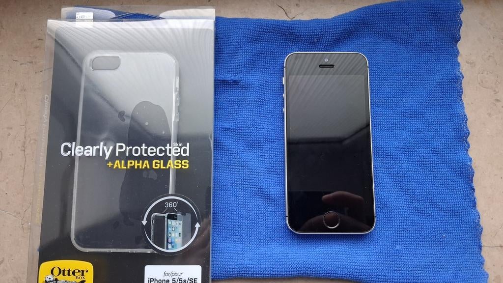 Iphone SE 1st gen 32GB battery werkt perfect, Telecommunicatie, Mobiele telefoons | Hoesjes en Screenprotectors | Apple iPhone