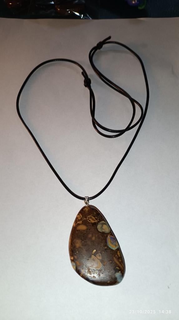 Pendentif avec grande opale boulder d'Australie, Neuf, Enlèvement ou Envoi, Brun, Avec pierre précieuse