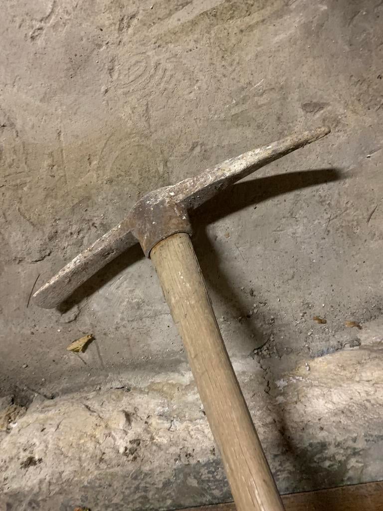 Antieke pikhouweel. In prima staat., Tuin en Terras, Hand-tuingereedschap, Ophalen, Gebruikt, Pikhouweel