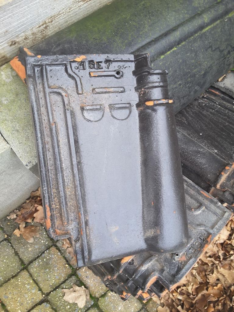 Circa 5000 storm dakpannen pottelberg  met dubbele sluiting, Doe-het-zelf en Bouw, Dakpannen en Dakbedekking, Ophalen, Dakpannen