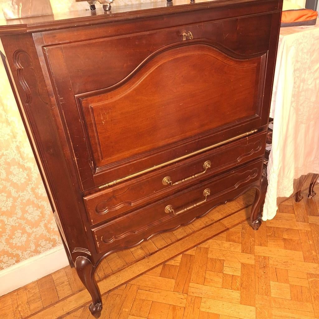 Belle commode en bois massif de  130 cm de hauteur, Maison & Meubles, Avec tiroir(s), 25 à 50 cm, Cerisier, Comme neuf