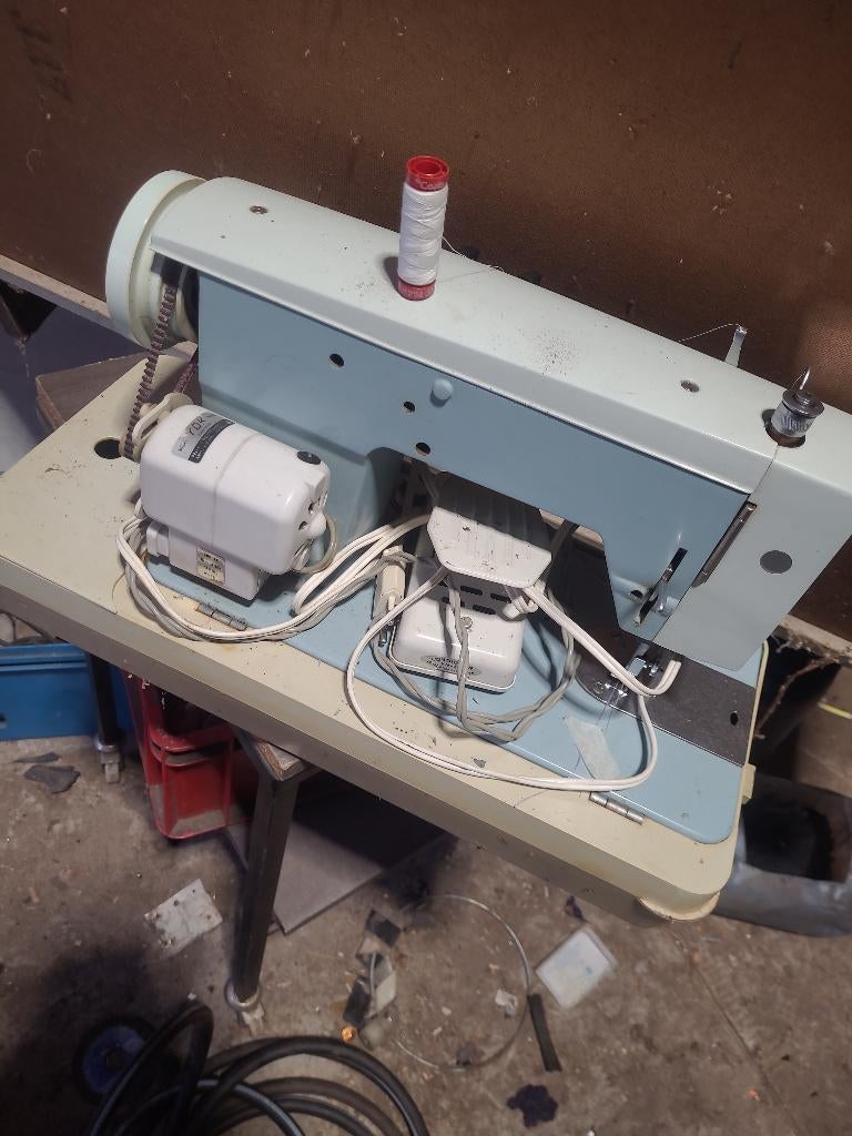 Naaimachine, Hobby en Vrije tijd, Naaimachines en Toebehoren, Gebruikt, Naaimachine, Overige merken, Ophalen