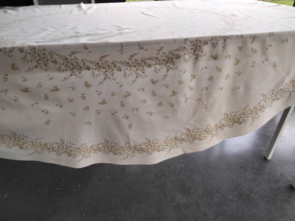 Nappe Ronde 167cm, Maison & Meubles, Nappes, Enlèvement ou Envoi, Utilisé, Autour de, Intérieur