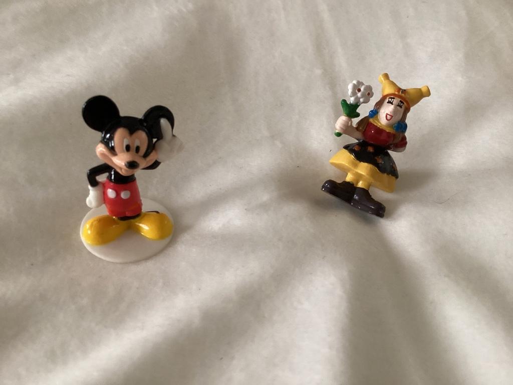 Mickey Mouse en kabouter smal, Verzamelen, Ophalen of Verzenden, Mickey Mouse, Beeldje of Figuurtje