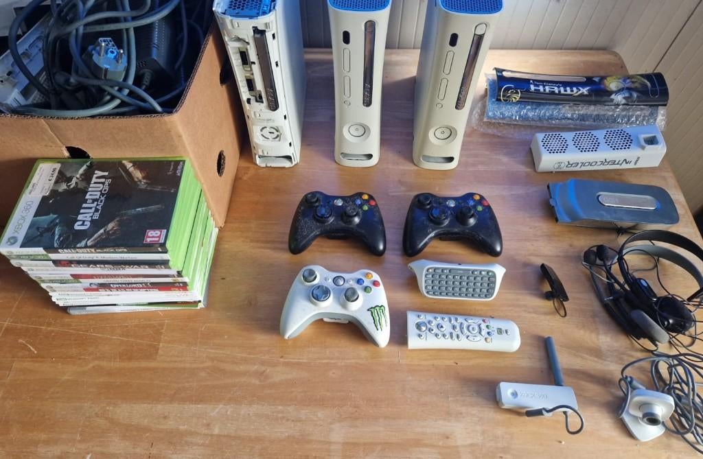 Lot Xbox 360 — consoles, manettes, jeux et accessoires, Consoles de jeu & Jeux vidéo, Enlèvement ou Envoi