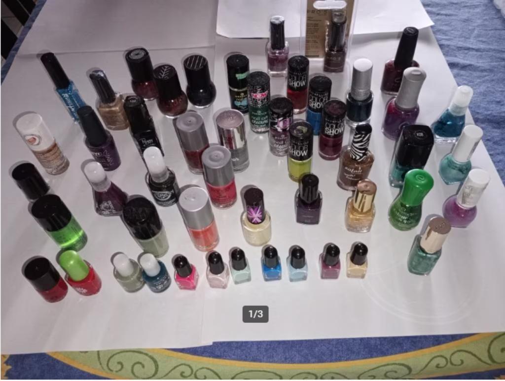 schoonheidsprodukten : nagellak, zeepjes, bodygel, ontsmetin, Enlèvement ou Envoi, Comme neuf, Maquillage