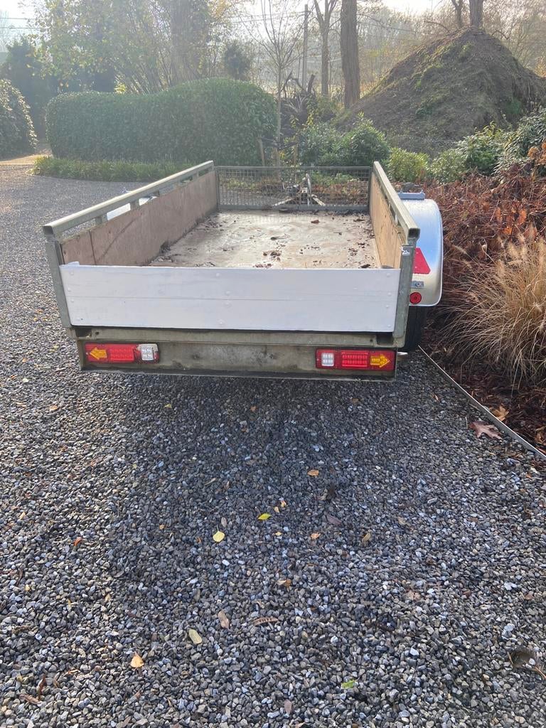 Aanhangwagen, Enlèvement, Utilisé