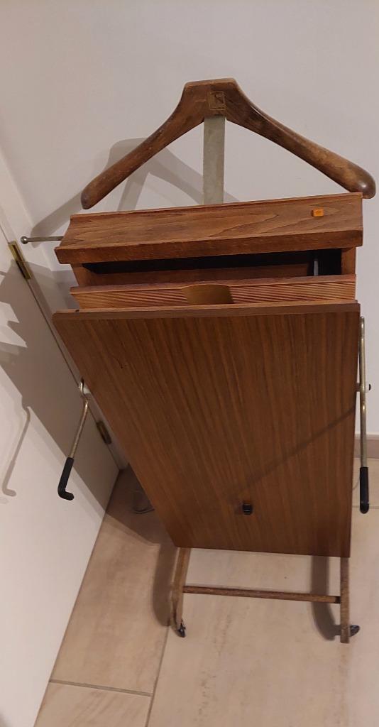 presse-pantalons électrique Aris en bois de cerisier massif, Enlèvement, Utilisé, Fer à repasser avec cordon