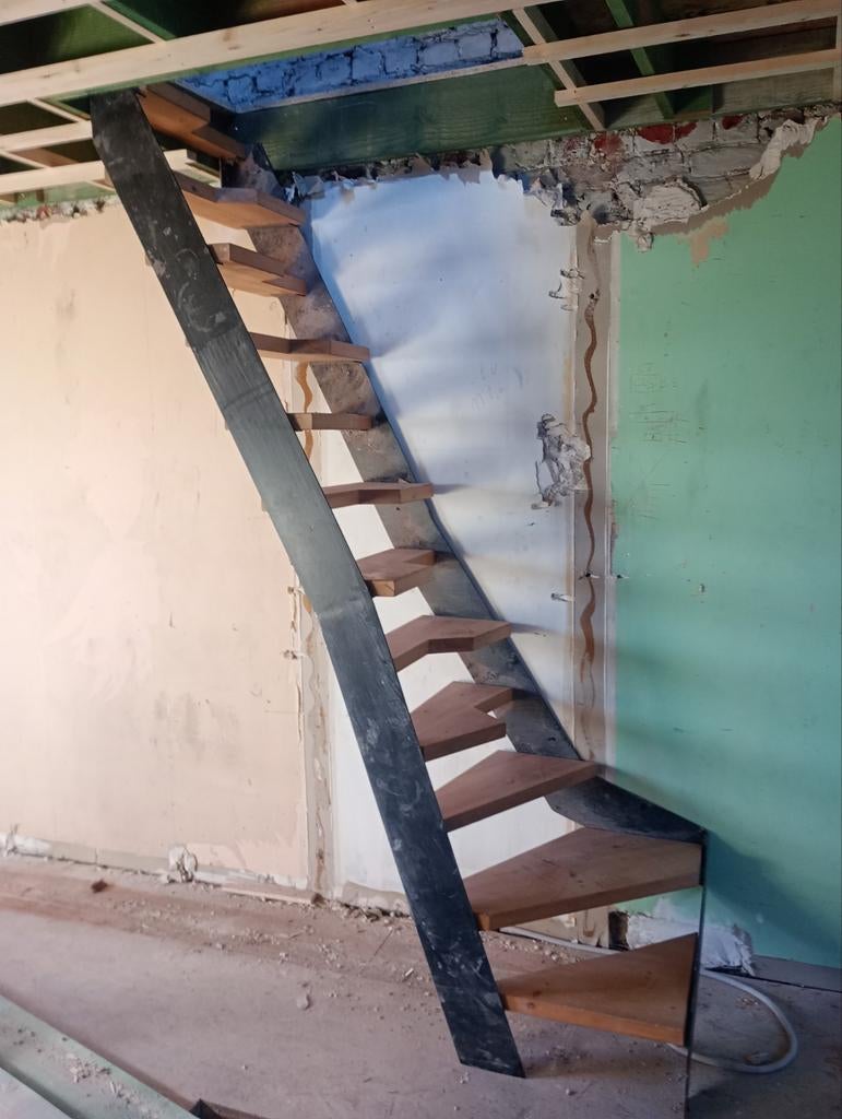 Trap: ideaal voor een vaste trap te plaatsen op zolder, Doe-het-zelf en Bouw, Ladders en Trappen, Ophalen, Trap